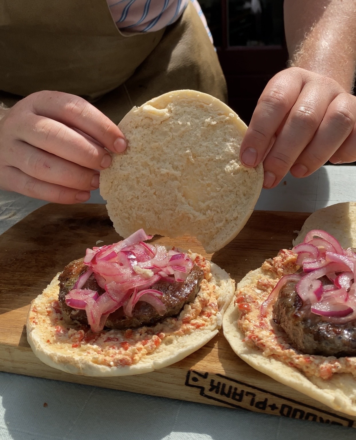 Lamm-Burger im Fladenbrot mit Feta-Aufstrich | Kaufnekuh