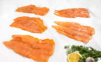 Geräucherter Wildlachs in Scheiben