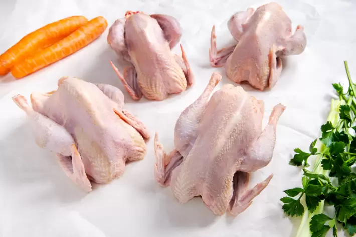 Ganzes Suppenhuhn