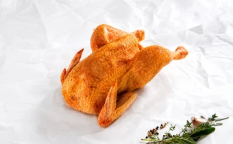 Ganzes mariniertes Huhn