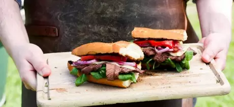 Philly Cheese Steak Sandwiches vom Grill