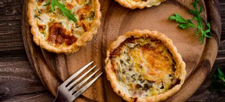 Mini Tartelettes gefüllt mit Hühnchen