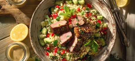 Bulgur‑Salat mit zarten Rindermedaillons