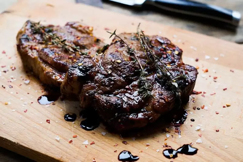 Rezept für gegrillte Filetstücke in klebrig-scharfer Marinade aus ...