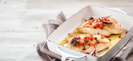 Hähnchenbrustfilets aus dem Ofen mit Caponata
