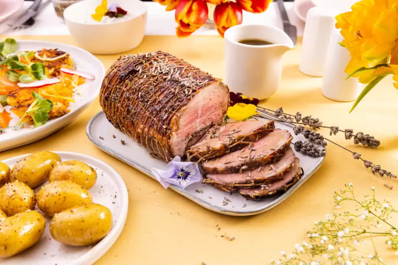 Lammbraten mit Honig & Ziegenkäse-Dip