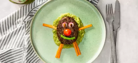 Kinderteller – Hakk-Burger mit Süßkartoffelpommes