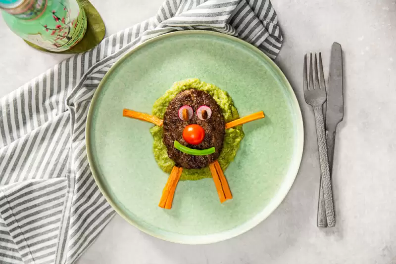 Kinderteller – Hakk-Burger mit Süßkartoffelpommes