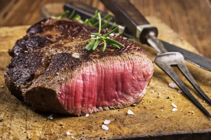 Hirschsteak mit Pastinakenpüree und Champignons